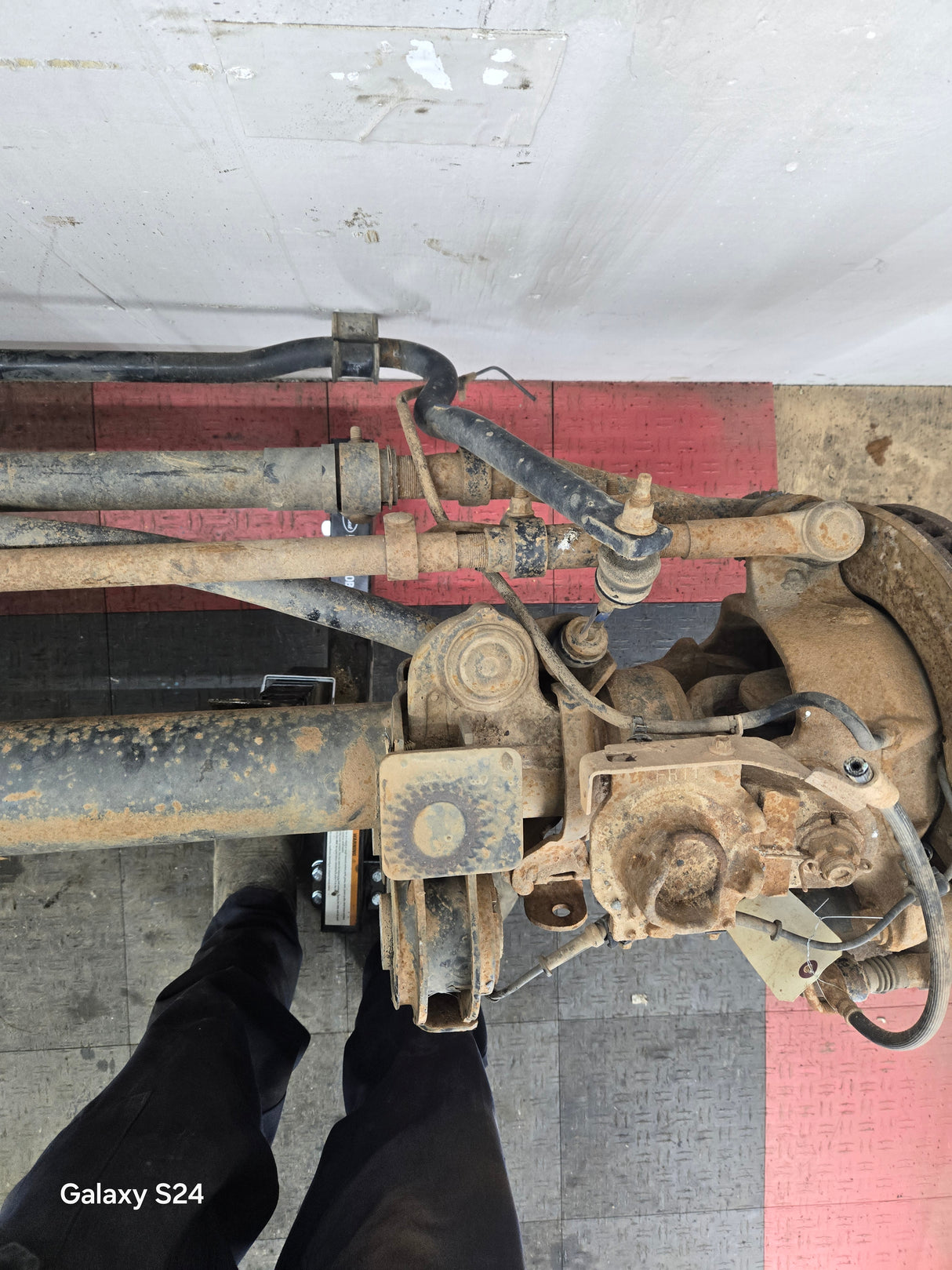 2011-2012 Ford Super Duty F250 F350 Front Axle 3.73 Gear Ratio 168K MILES