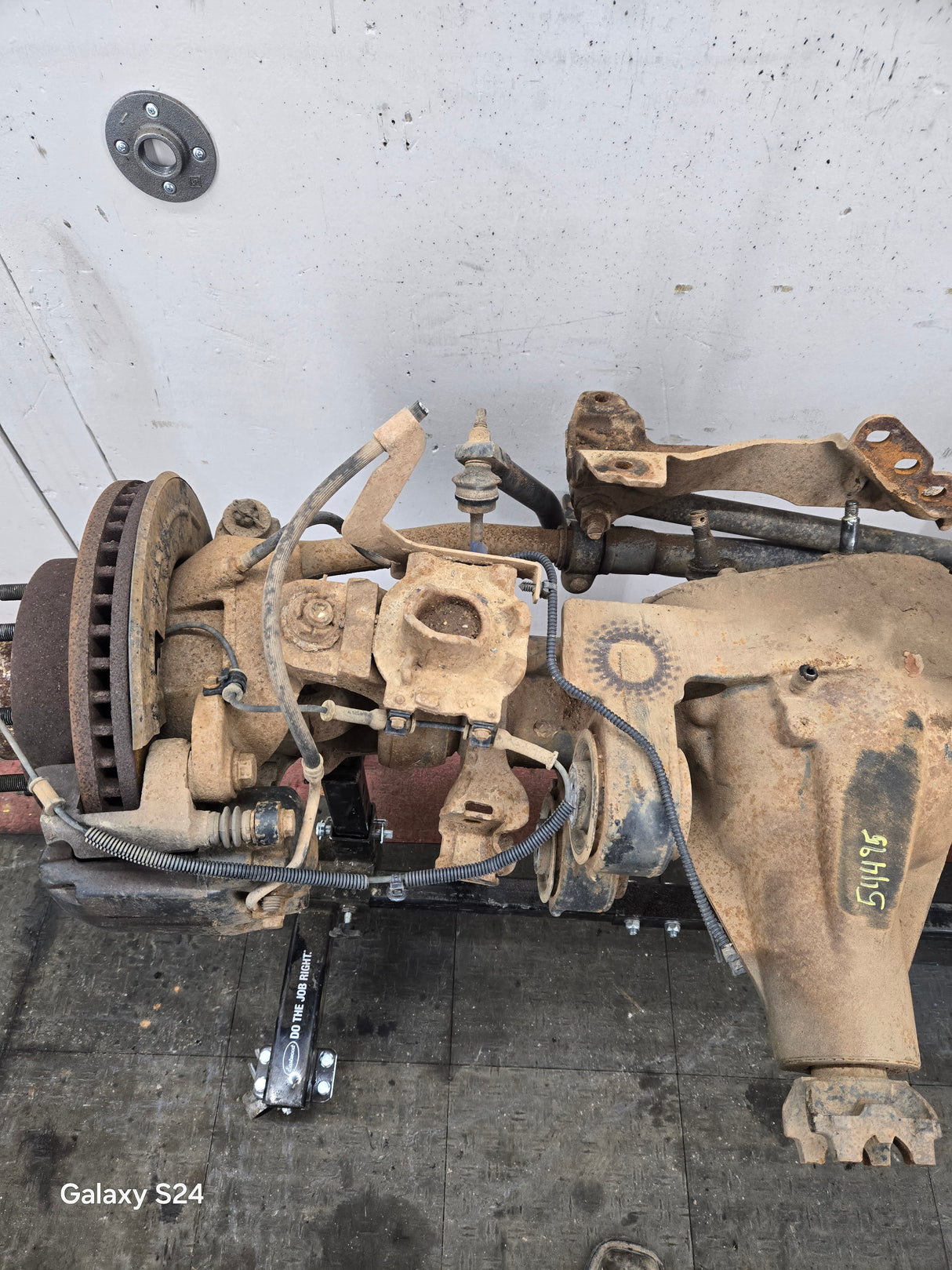 2011-2012 Ford Super Duty F250 F350 Front Axle 3.73 Gear Ratio 168K MILES
