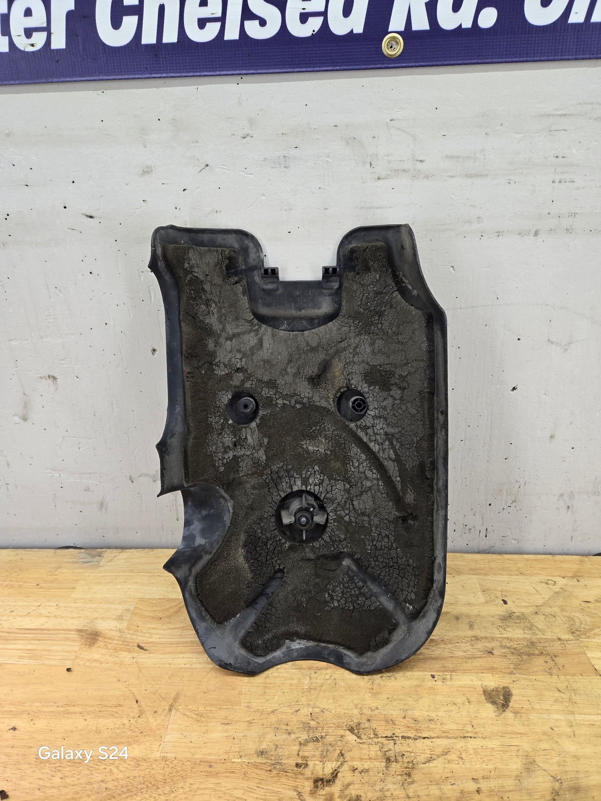 2001-2006 Chevrolet Silverado Tahoe Sierra Yukon Engine Cover Assembly 12561509