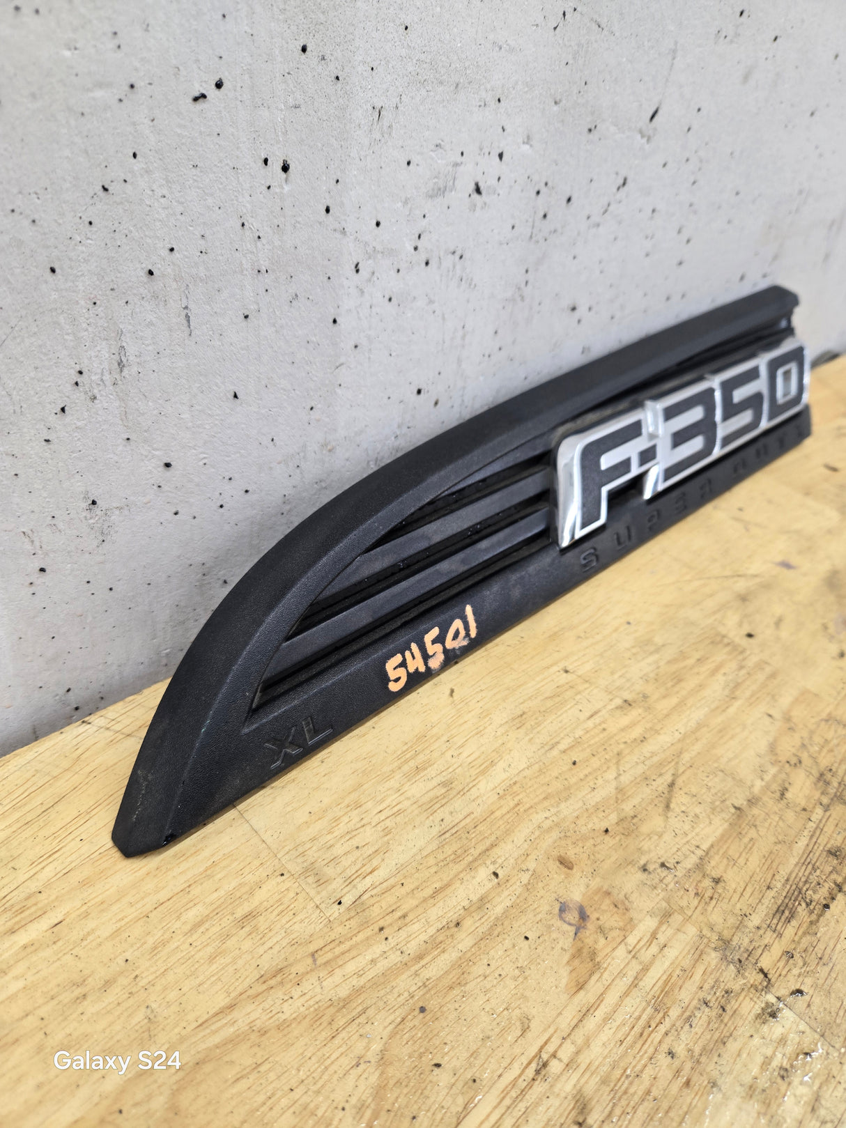 2011-2016 Ford Super Duty F350 Fender Badge Emblem Driver side LH