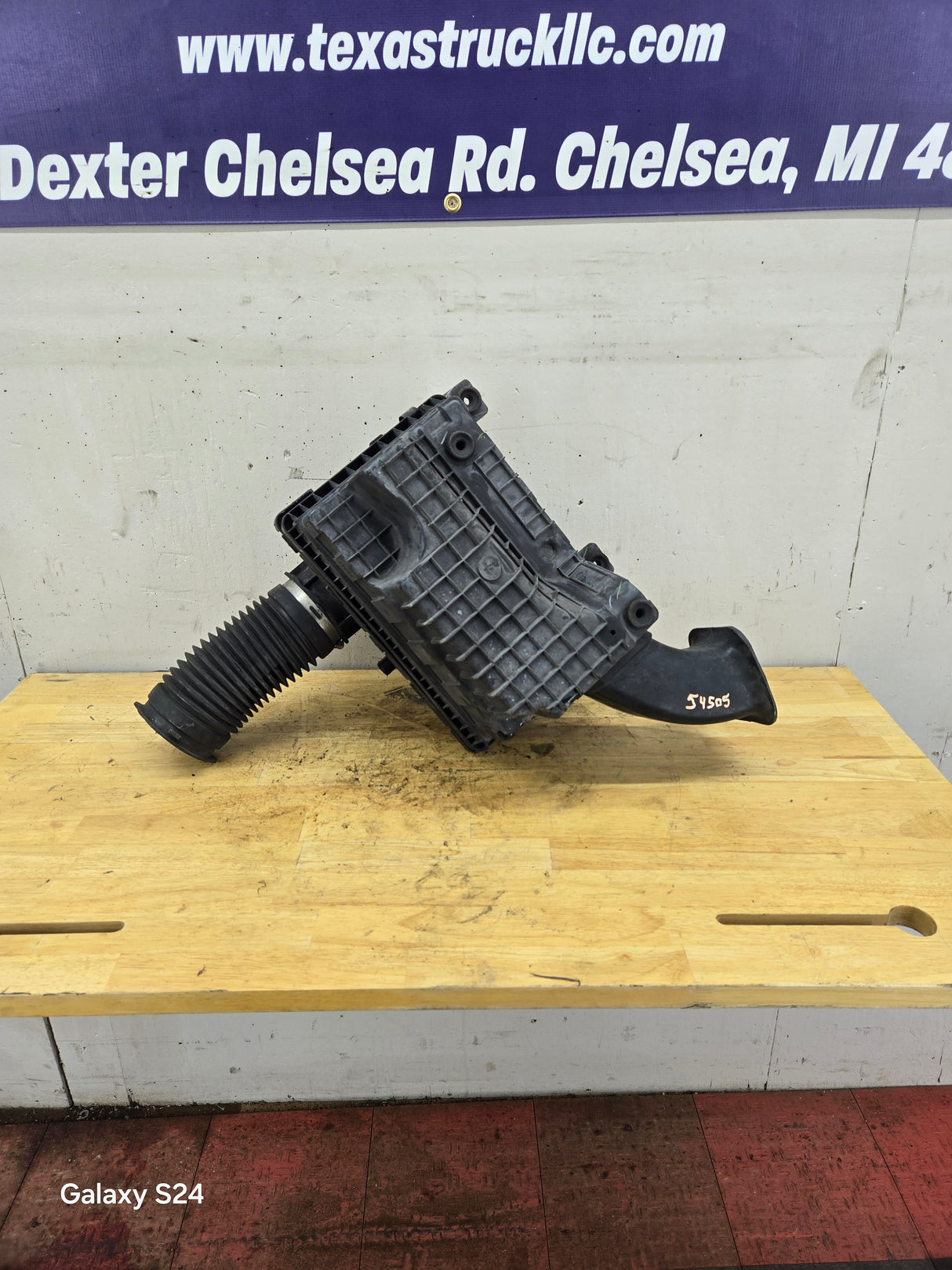 2004-2018 Dodge Ram 1500 2500 3500 Air Intake Box Cleaner