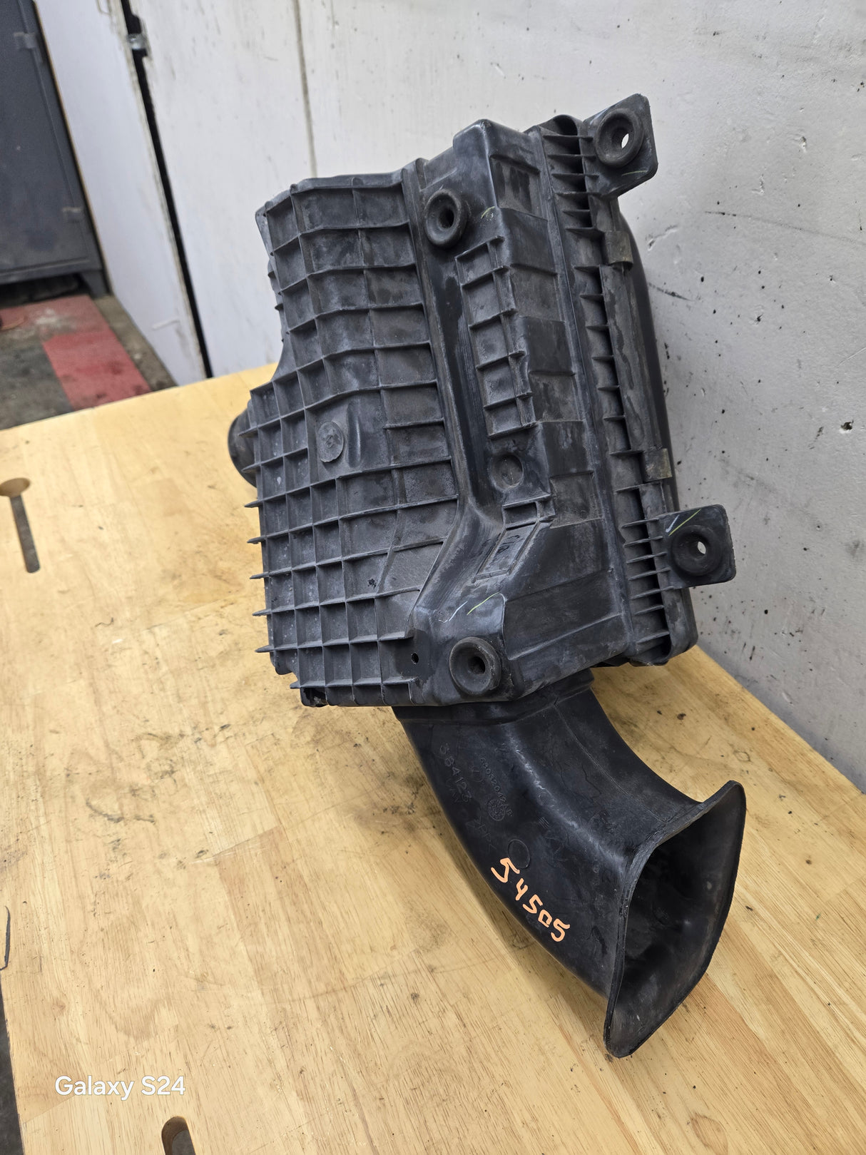 2004-2018 Dodge Ram 1500 2500 3500 Air Intake Box Cleaner