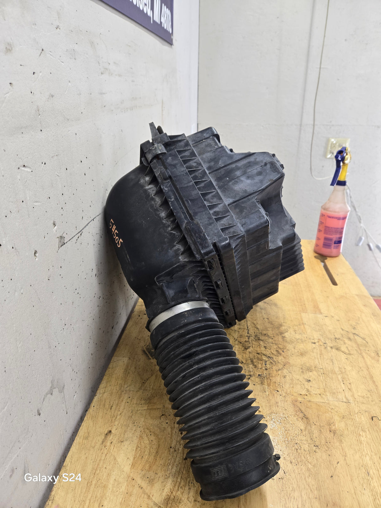 2004-2018 Dodge Ram 1500 2500 3500 Air Intake Box Cleaner