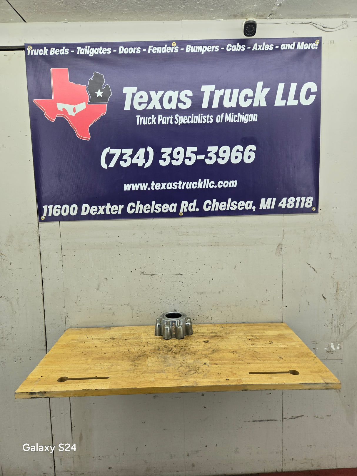 1999-2007 Ford Super Duty F250 F350 Chrome Front Hub Cap 4wd Center Cap SRW 8 LUG