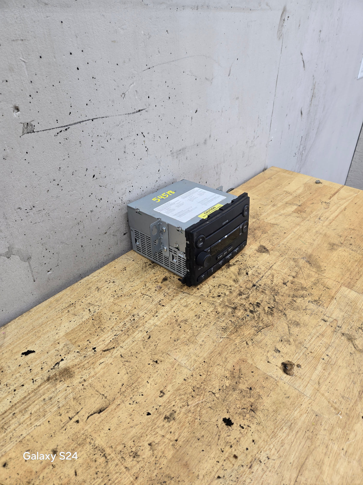 2005-2007 Ford Super Duty F250 F350 F450 F550 Factory Radio Head Unit AM/FM CD OEM 6C3T-18C869-AD