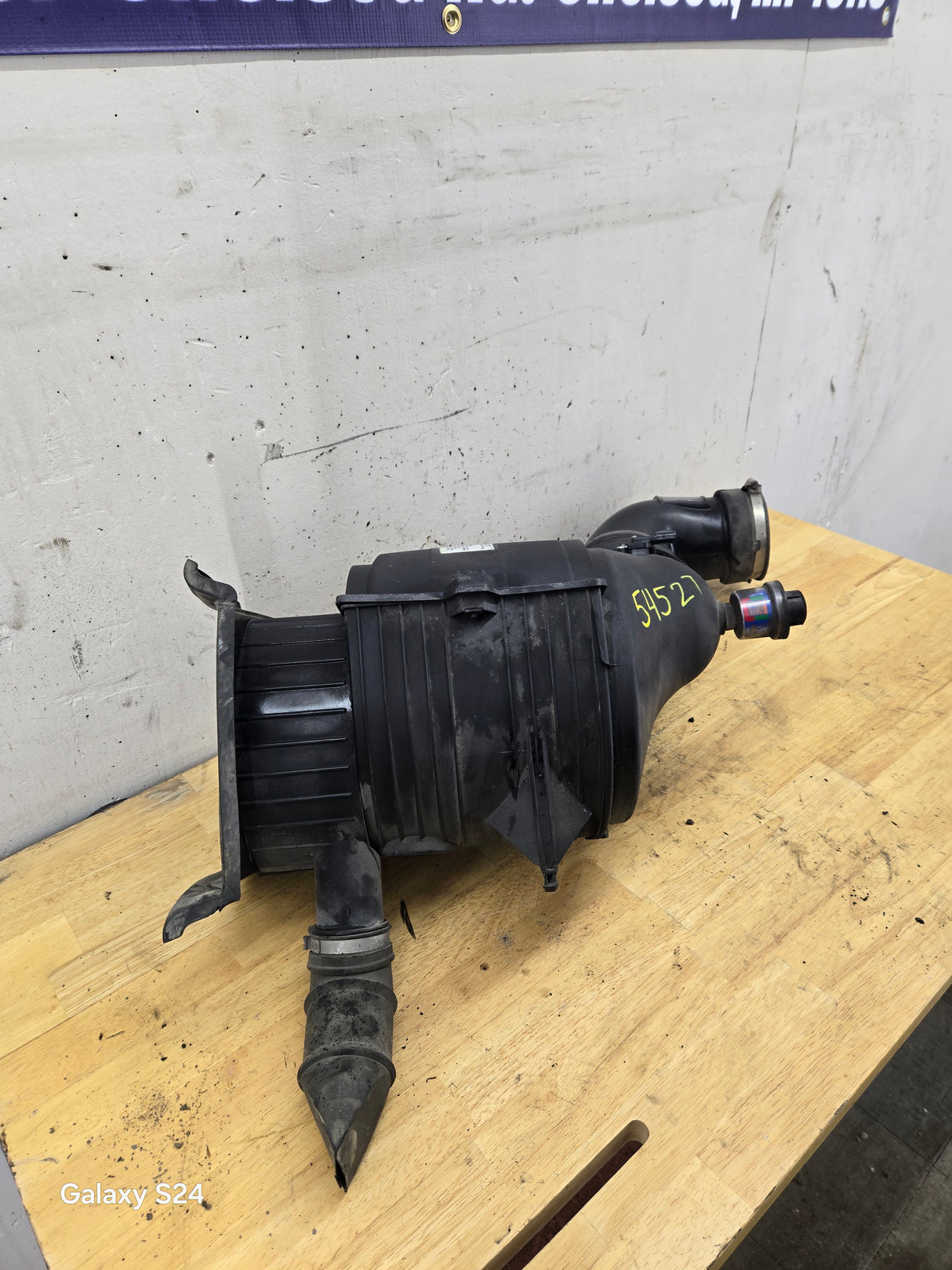 2007-2010 Chevrolet Silverado / GMC Sierra Engine Air Intake Box Cleaner 25839609