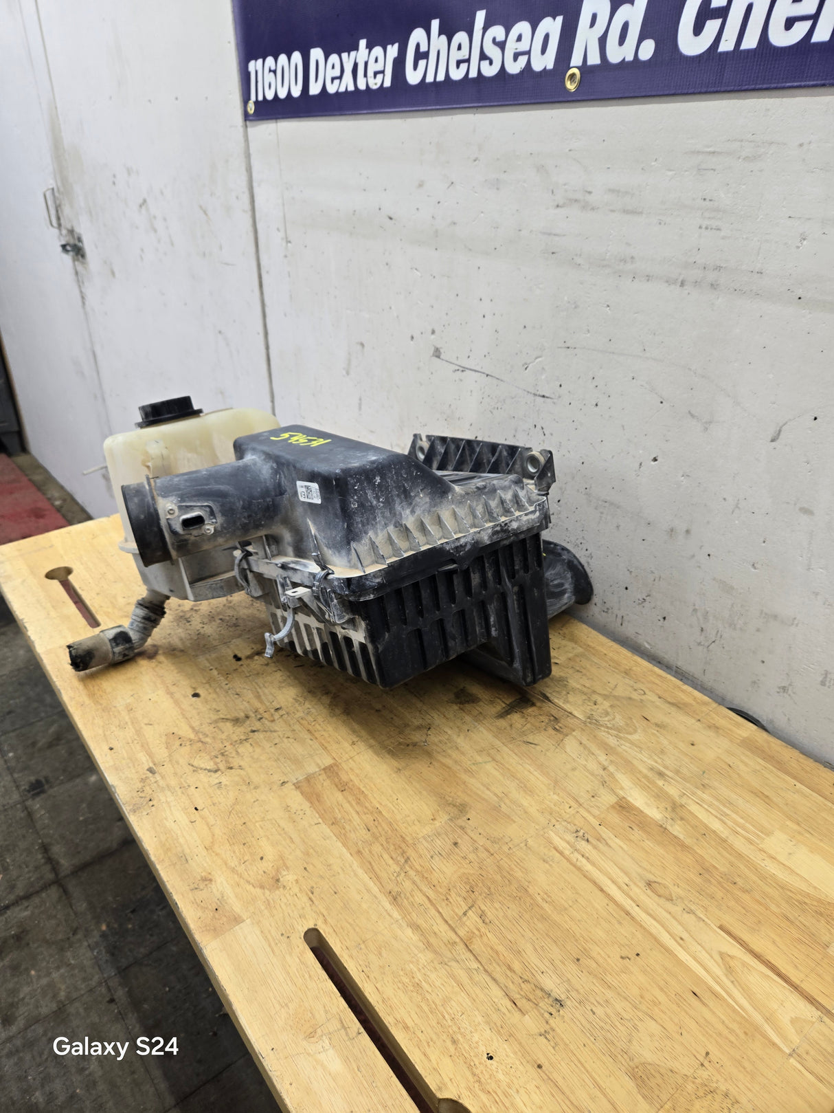 2011-2016 Ford Super Duty 6.2L Engine Coolant Reservoir / Air Box F250 F350 F450 F550