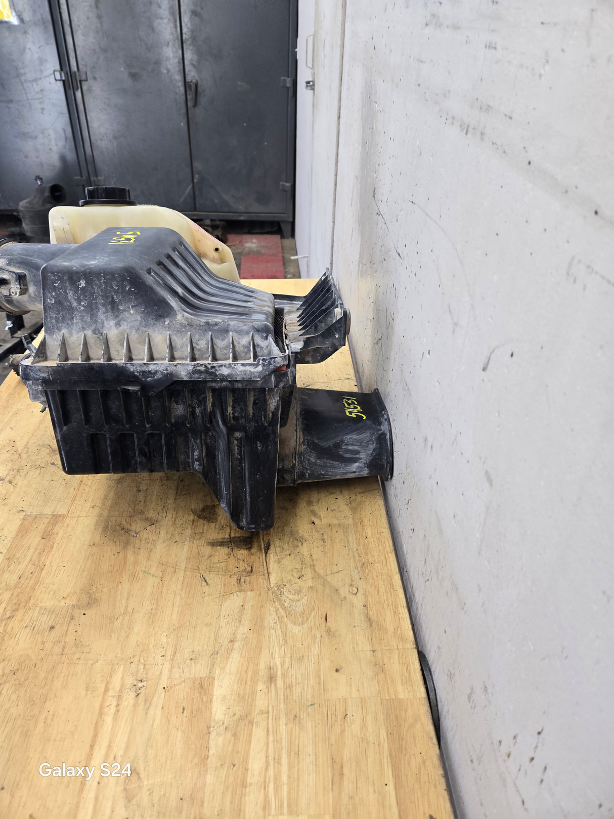 2011-2016 Ford Super Duty 6.2L Engine Coolant Reservoir / Air Box F250 F350 F450 F550