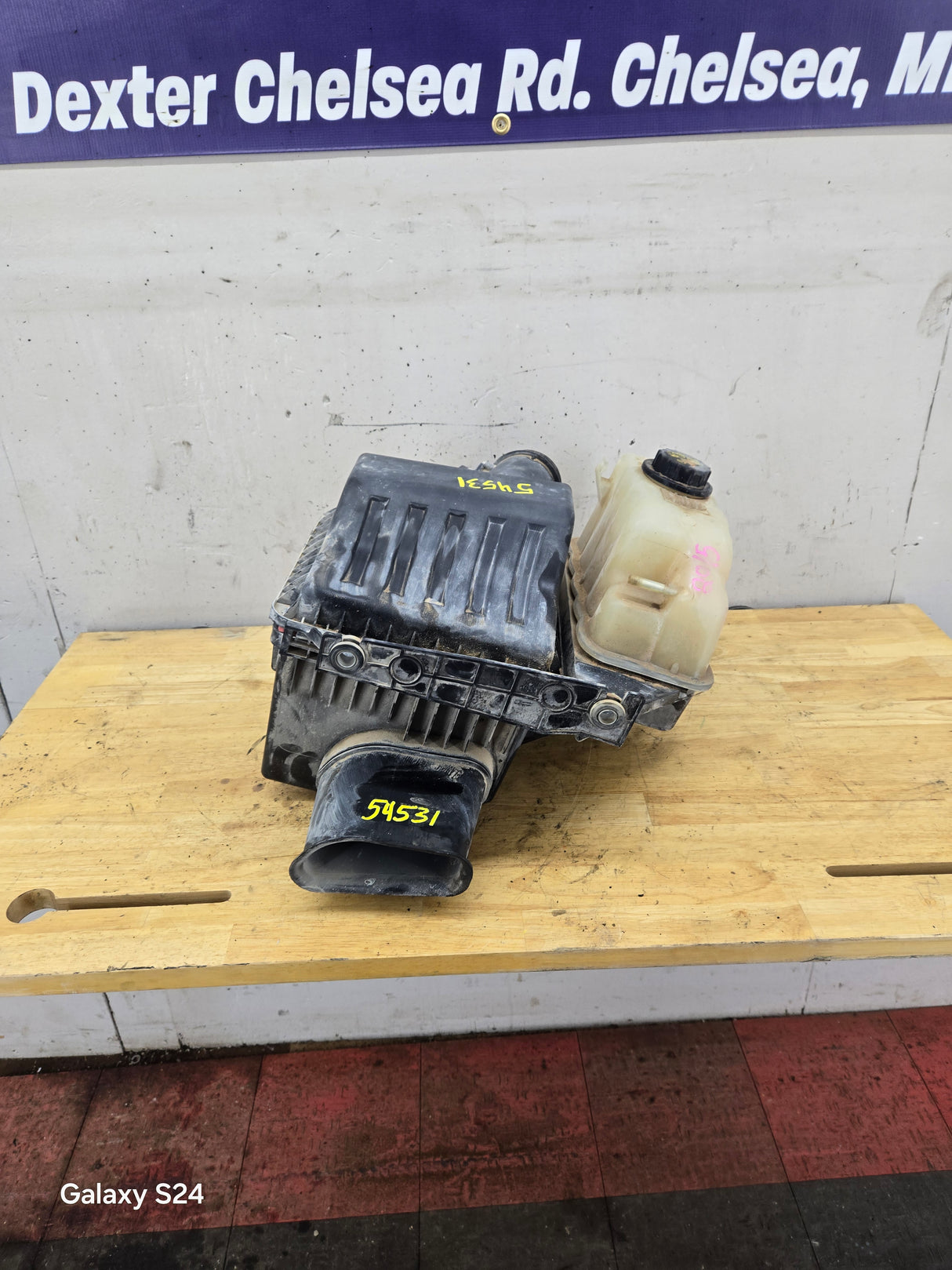 2011-2016 Ford Super Duty 6.2L Engine Coolant Reservoir / Air Box F250 F350 F450 F550