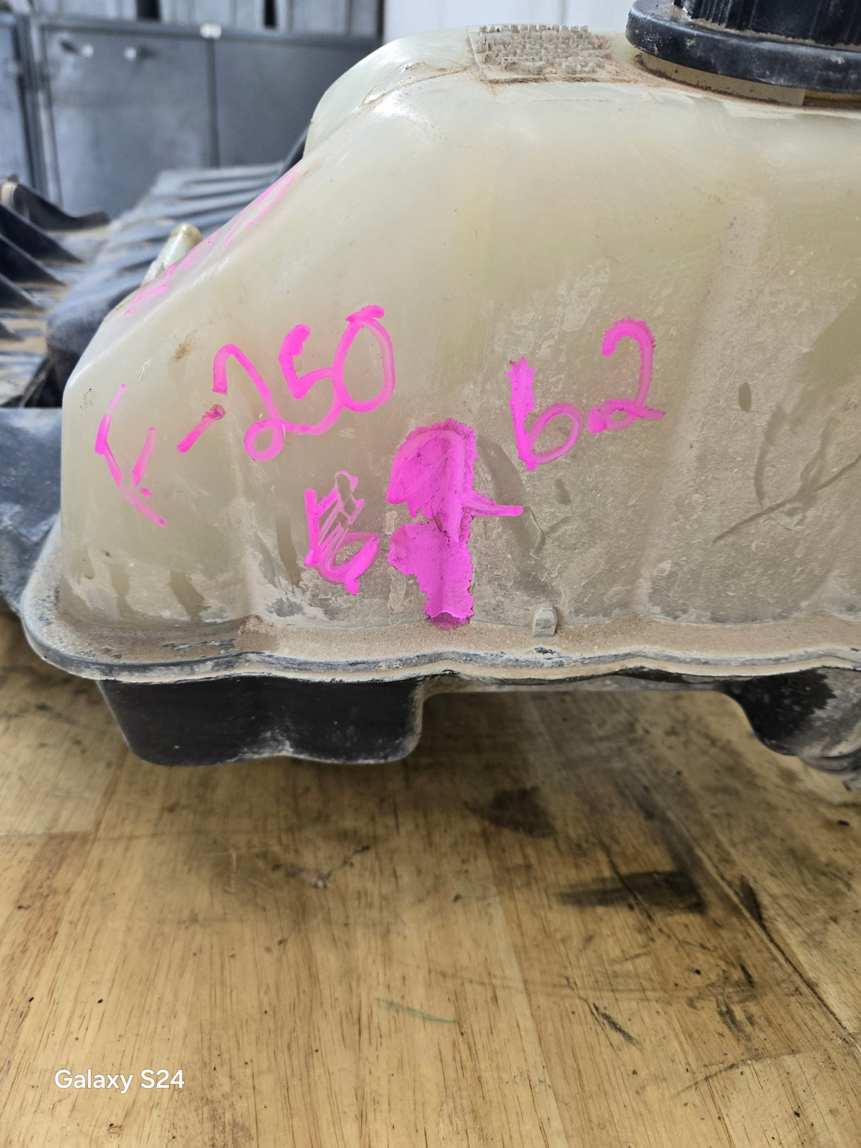 2011-2016 Ford Super Duty 6.2L Engine Coolant Reservoir / Air Box F250 F350 F450 F550