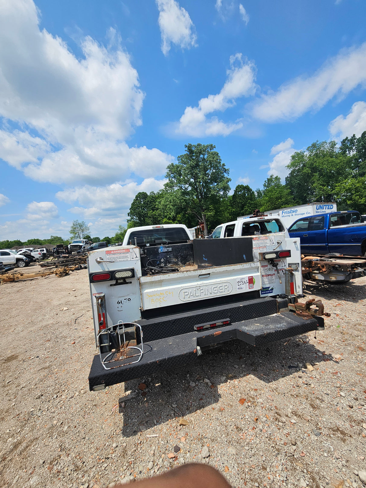 2016 Ford F-550 Super Duty Regular Cab Cab and Chassis 6.8L V10 Gas Dual Rear Wheel - FULL PART OUT