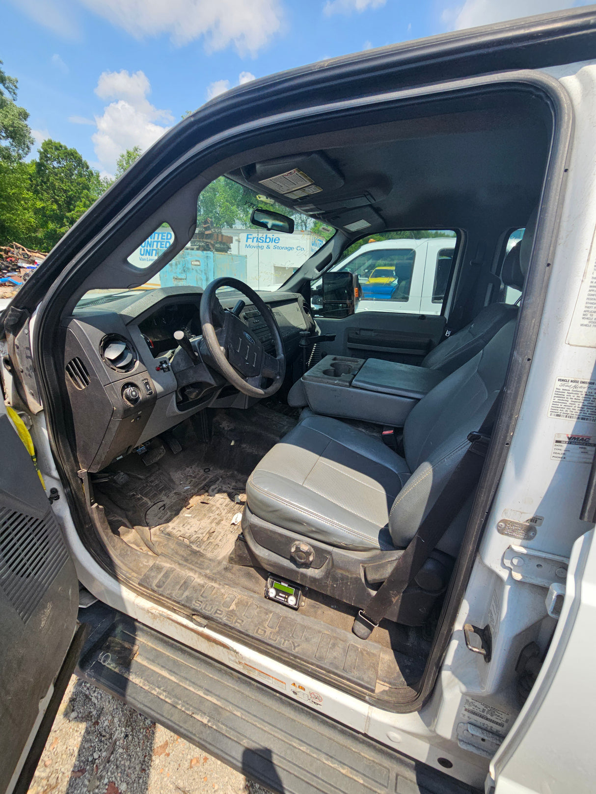 2016 Ford F-550 Super Duty Regular Cab Cab and Chassis 6.8L V10 Gas Dual Rear Wheel - FULL PART OUT