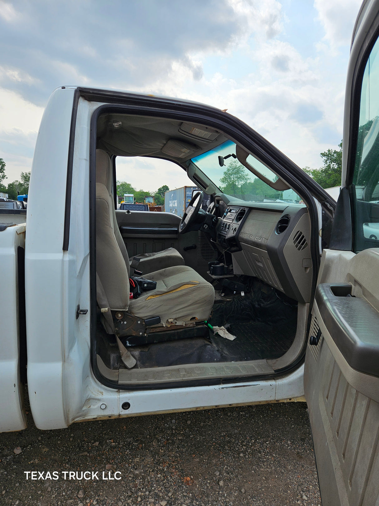 2008 Ford F-250 Regular Cab Long Bed Super Duty 5.4L triton - FULL PART OUT
