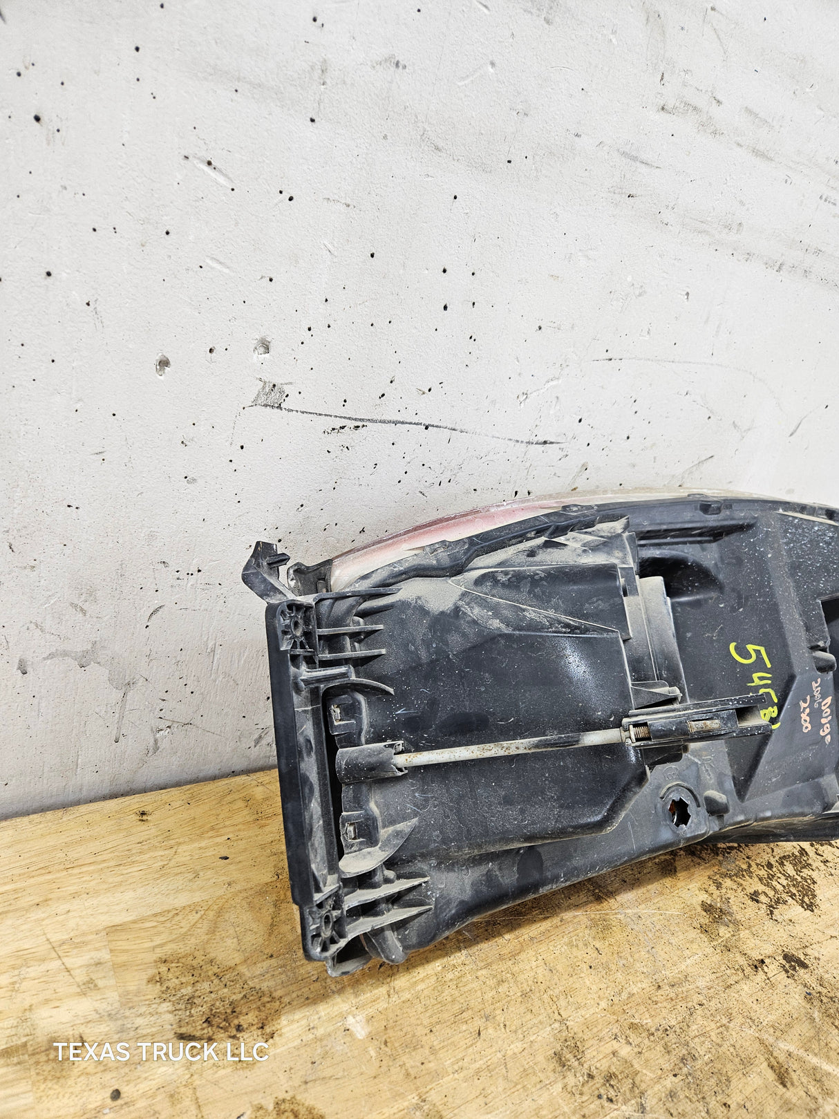 2006-2009 Dodge Ram 1500 2500 3500 RH Passenger Side Headlight 55077794AD-PFM