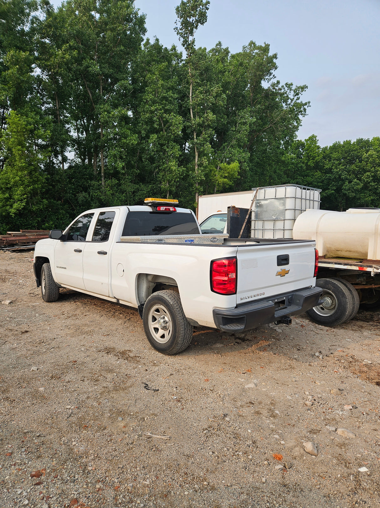 2017 Chevrolet Silverado 1500 Crew Cab Short Bed - FULL PART OUT
