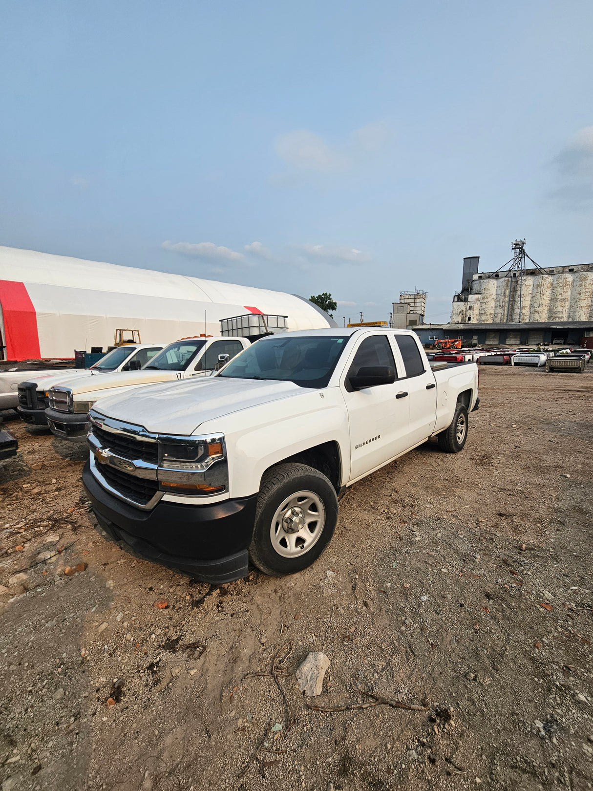 2017 Chevrolet Silverado 1500 Crew Cab Short Bed - FULL PART OUT