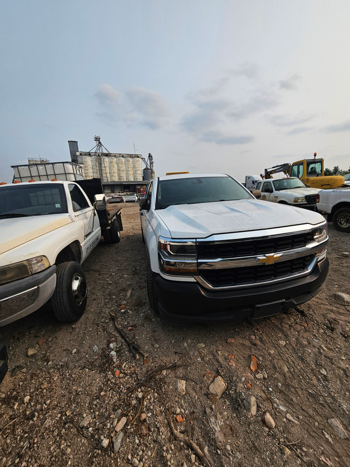 2017 Chevrolet Silverado 1500 Crew Cab Short Bed - FULL PART OUT