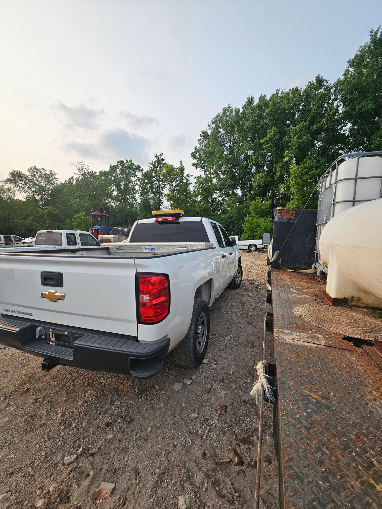 2017 Chevrolet Silverado 1500 Crew Cab Short Bed - FULL PART OUT