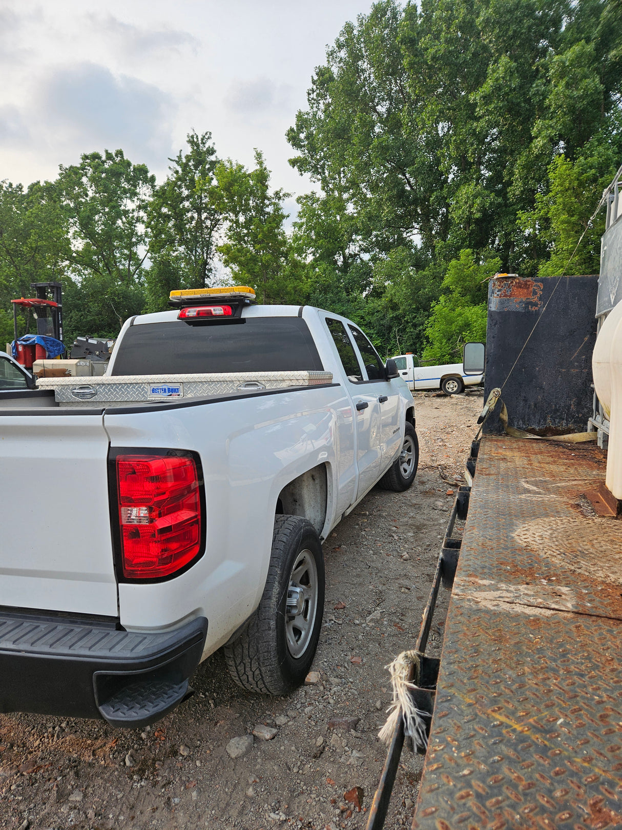 2017 Chevrolet Silverado 1500 Crew Cab Short Bed - FULL PART OUT