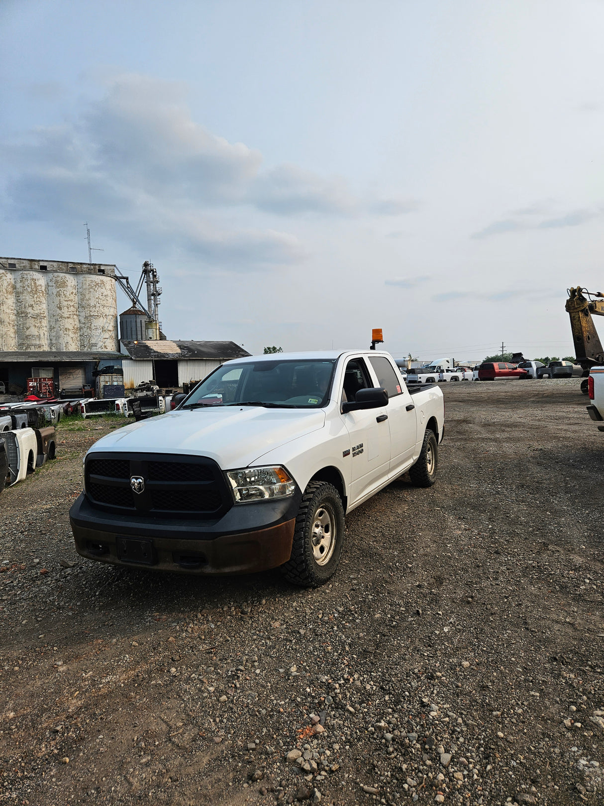 2016 Dodge Ram 4x4 1500 Crew Cab Short Bed 4th gen - FULL PART OUT