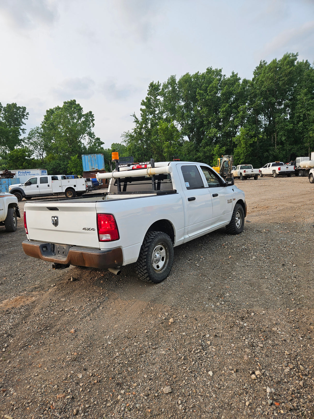 2016 Dodge Ram 4x4 1500 Crew Cab Short Bed 4th gen - FULL PART OUT