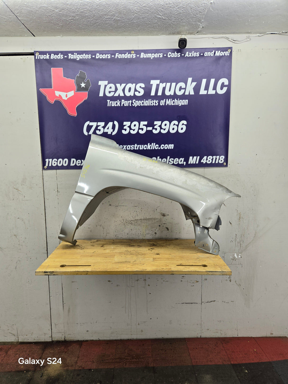 1999-2002 Chevrolet Silverado / Tahoe / Suburban 1500 2500 3500 HD Passenger Side Front Fender