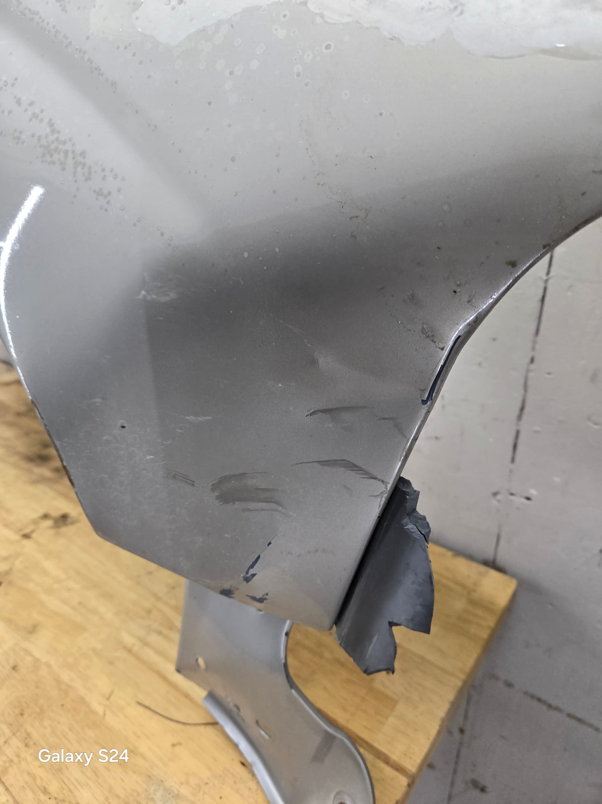 1999-2002 Chevrolet Silverado / Tahoe / Suburban 1500 2500 3500 HD Passenger Side Front Fender