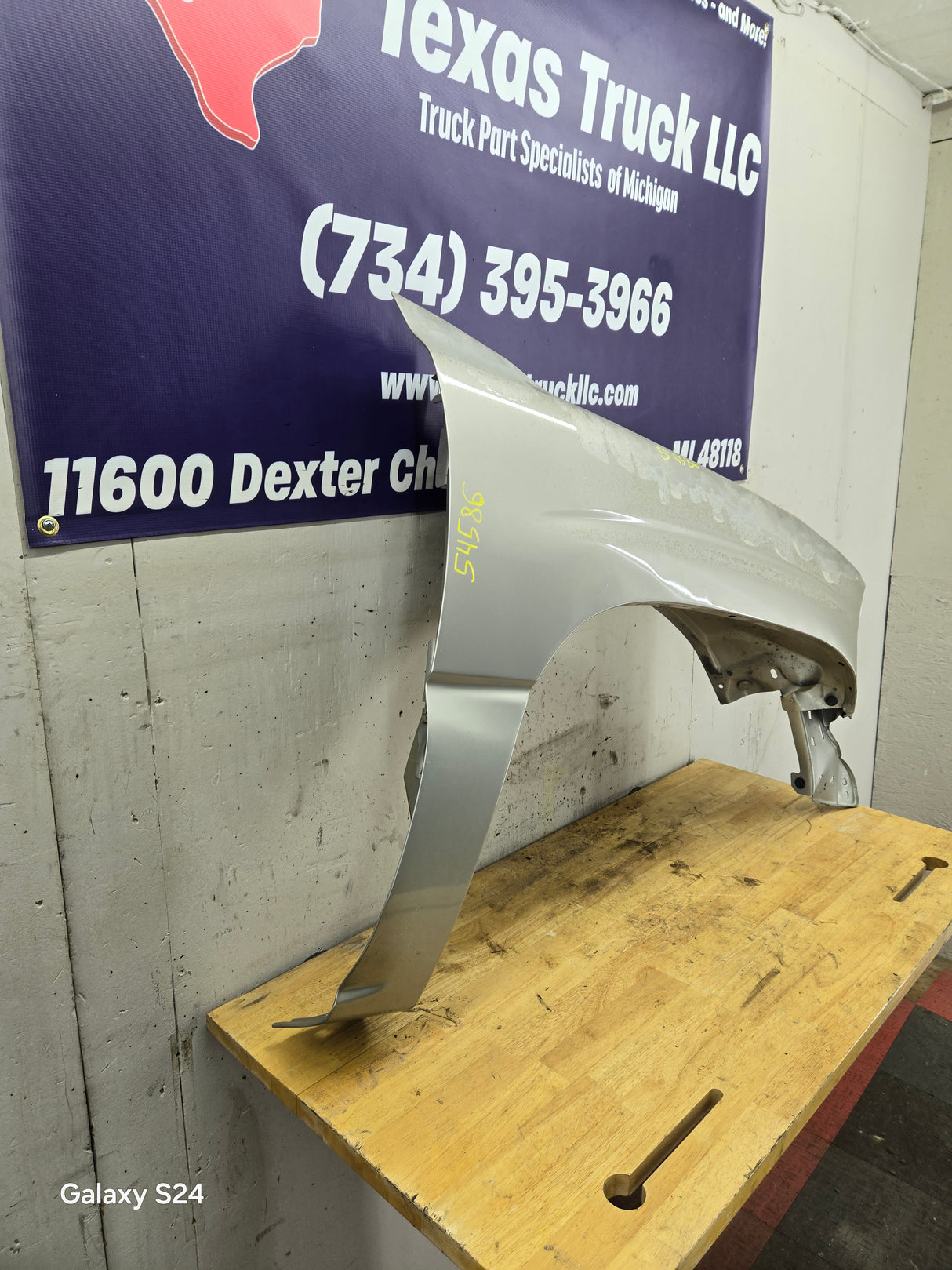 1999-2002 Chevrolet Silverado / Tahoe / Suburban 1500 2500 3500 HD Passenger Side Front Fender