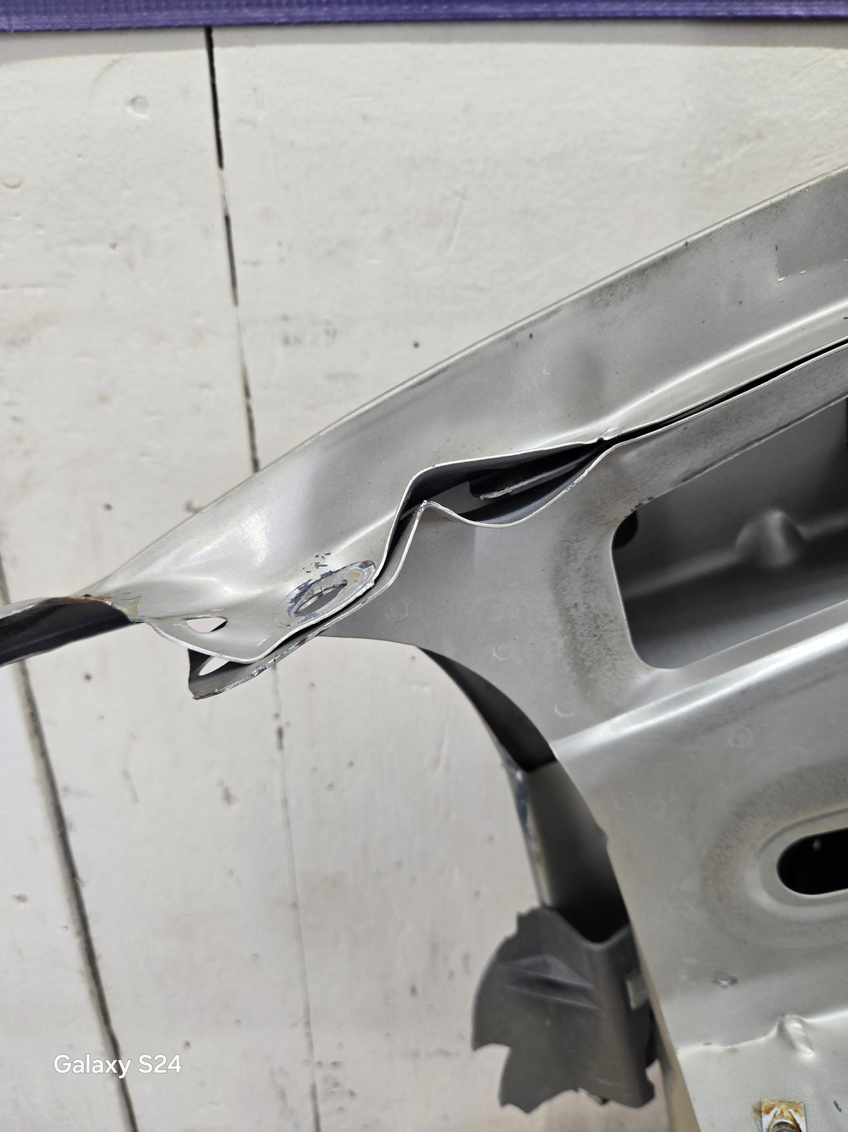 1999-2002 Chevrolet Silverado / Tahoe / Suburban 1500 2500 3500 HD Passenger Side Front Fender