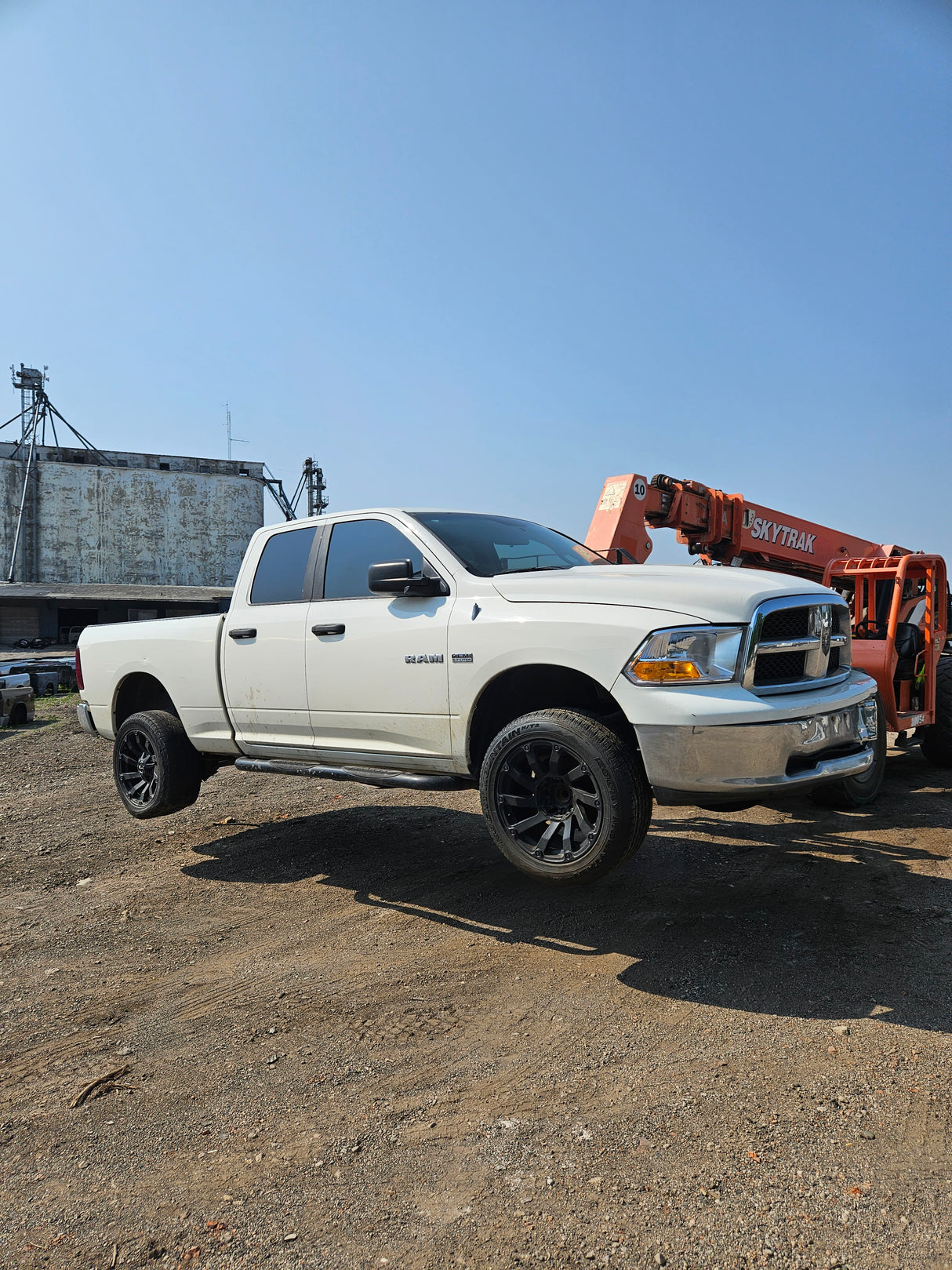 2009 Dodge Ram 2x4 1500 Crew Cab 6.4' Short Bed 4th gen - FULL PART OUT
