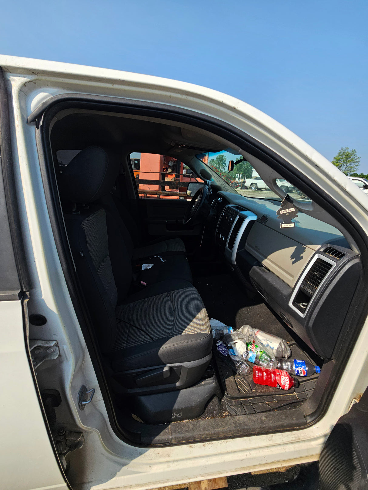 2009 Dodge Ram 2x4 1500 Crew Cab 6.4' Short Bed 4th gen - FULL PART OUT