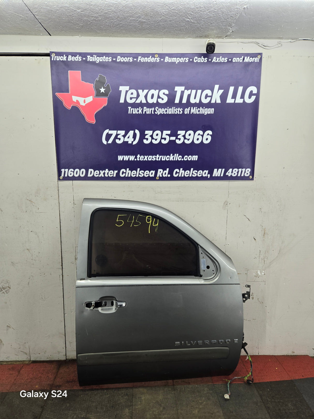 2007-2013 Chevrolet Silverado / GMC Sierra 1500 25000 3500 HD LH Front Passenger Side Door