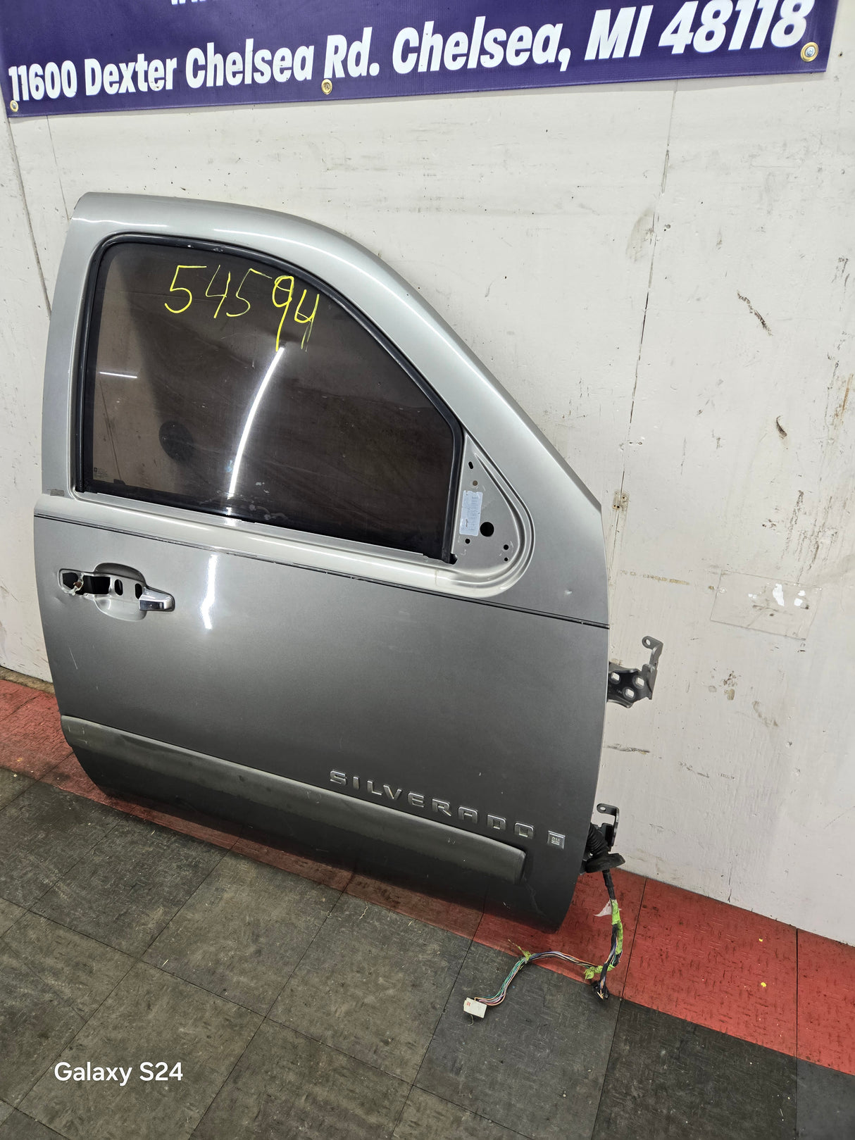 2007-2013 Chevrolet Silverado / GMC Sierra 1500 25000 3500 HD LH Front Passenger Side Door