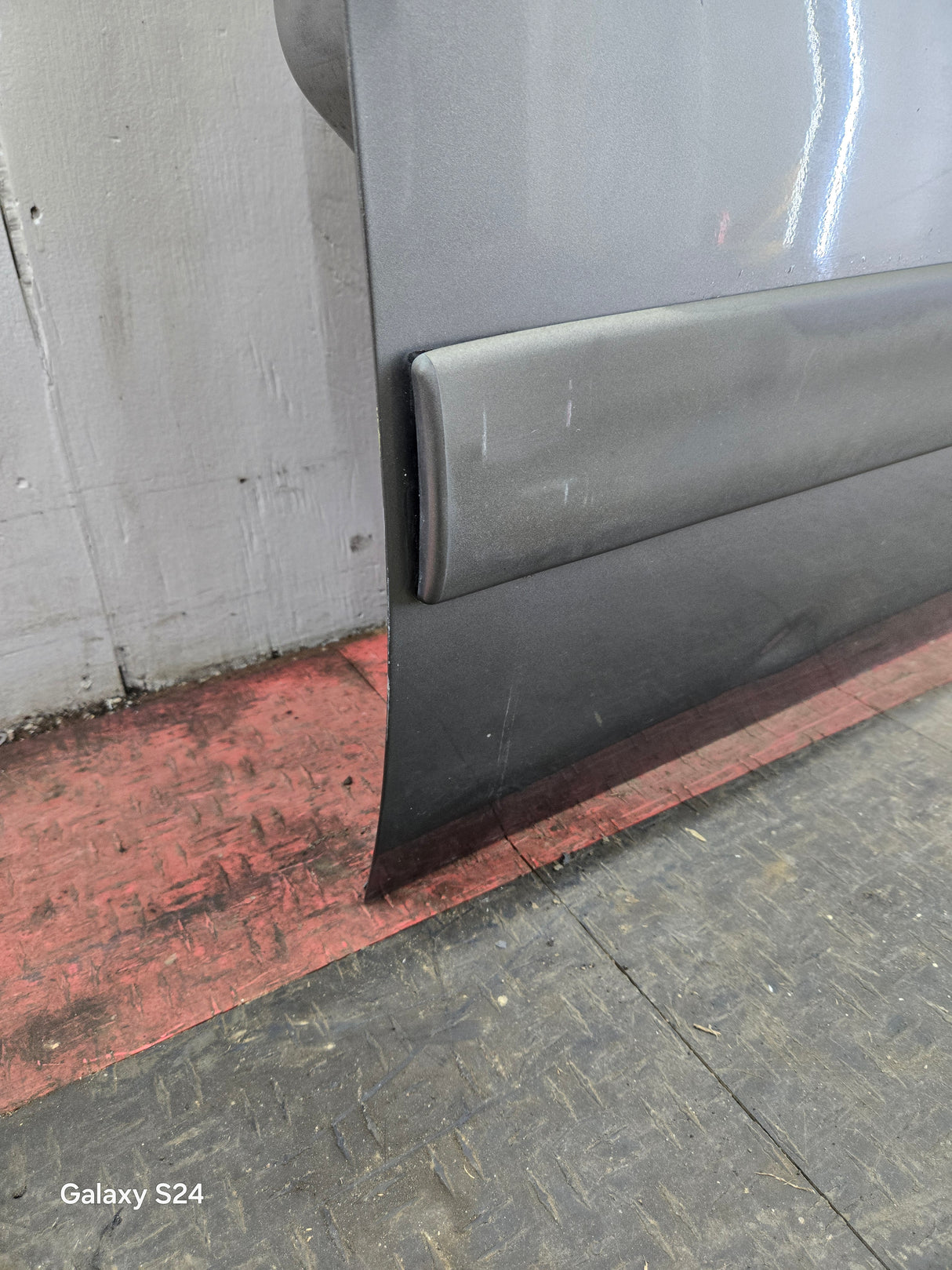 2007-2013 Chevrolet Silverado / GMC Sierra 1500 25000 3500 HD LH Front Passenger Side Door