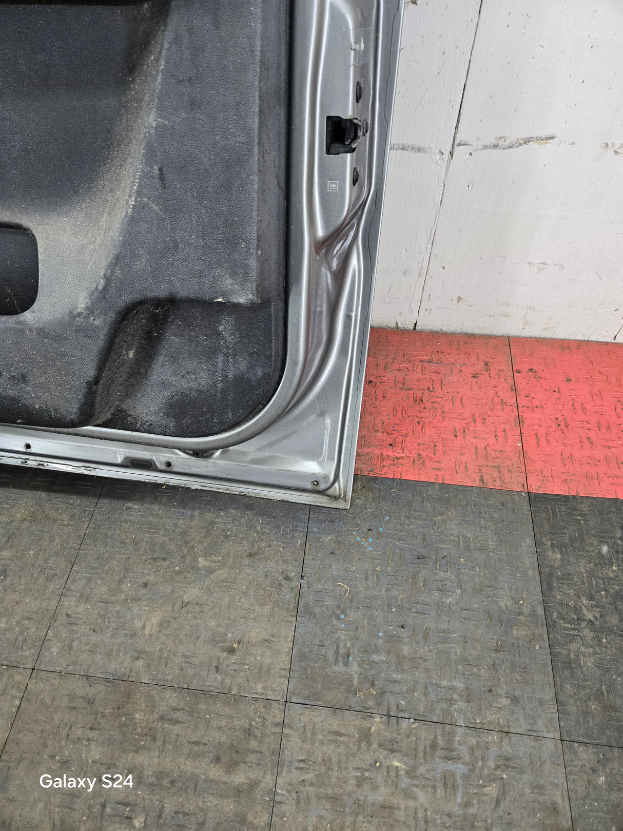 2007-2013 Chevrolet Silverado / GMC Sierra 1500 25000 3500 HD LH Front Passenger Side Door