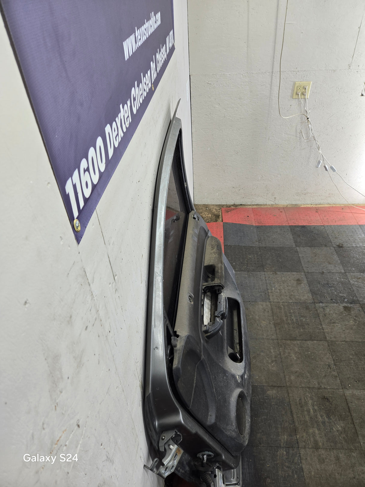 2007-2013 Chevrolet Silverado / GMC Sierra 1500 25000 3500 HD LH Front Passenger Side Door