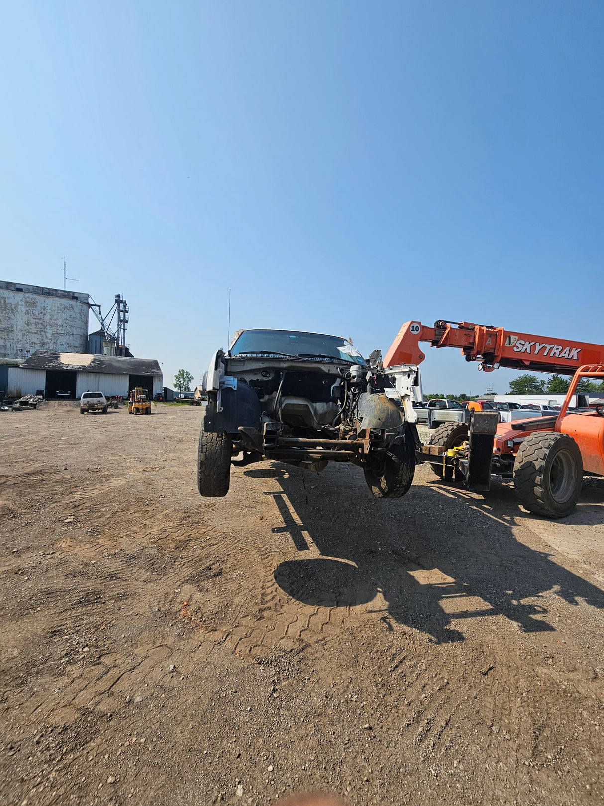 2007 Chevrolet Silverado 2500HD Cateye Classic Crew Cab 8' Long Bed - FULL PART OUT