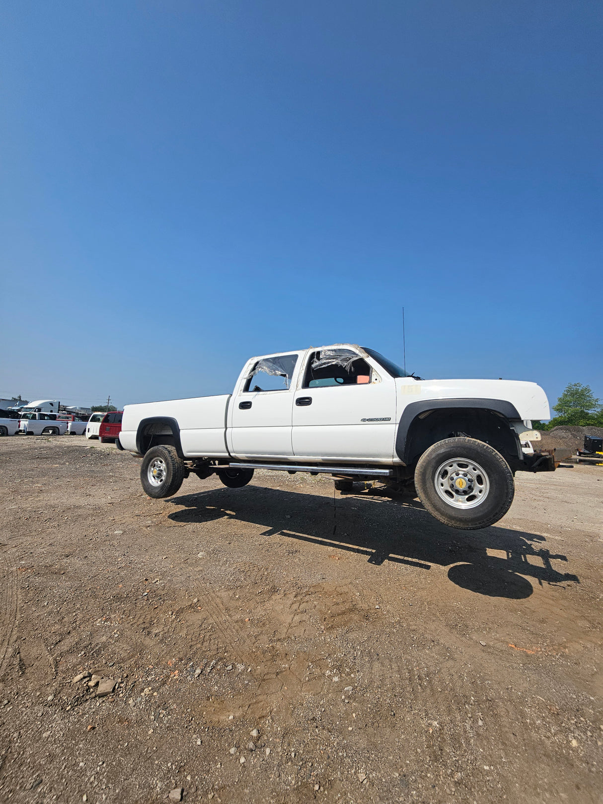 2007 Chevrolet Silverado 2500HD Cateye Classic Crew Cab 8' Long Bed - FULL PART OUT