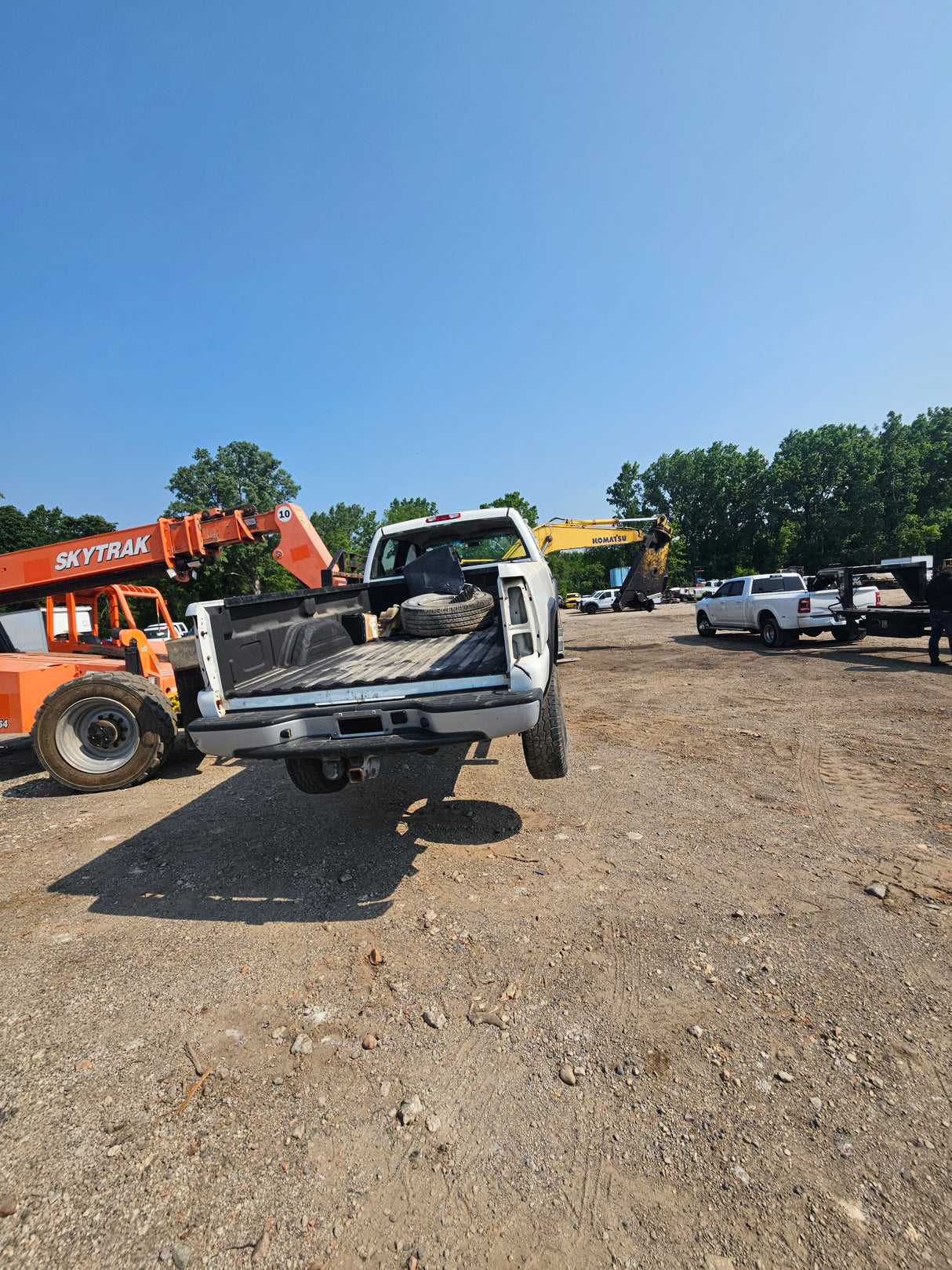 2007 Chevrolet Silverado 2500HD Cateye Classic Crew Cab 8' Long Bed - FULL PART OUT
