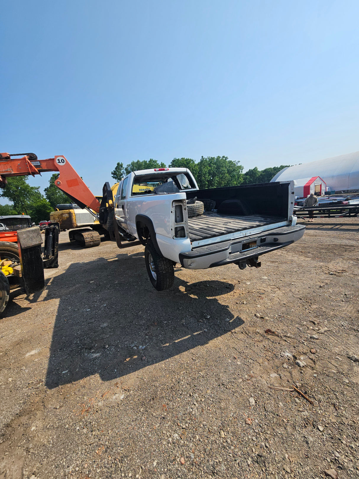 2007 Chevrolet Silverado 2500HD Cateye Classic Crew Cab 8' Long Bed - FULL PART OUT