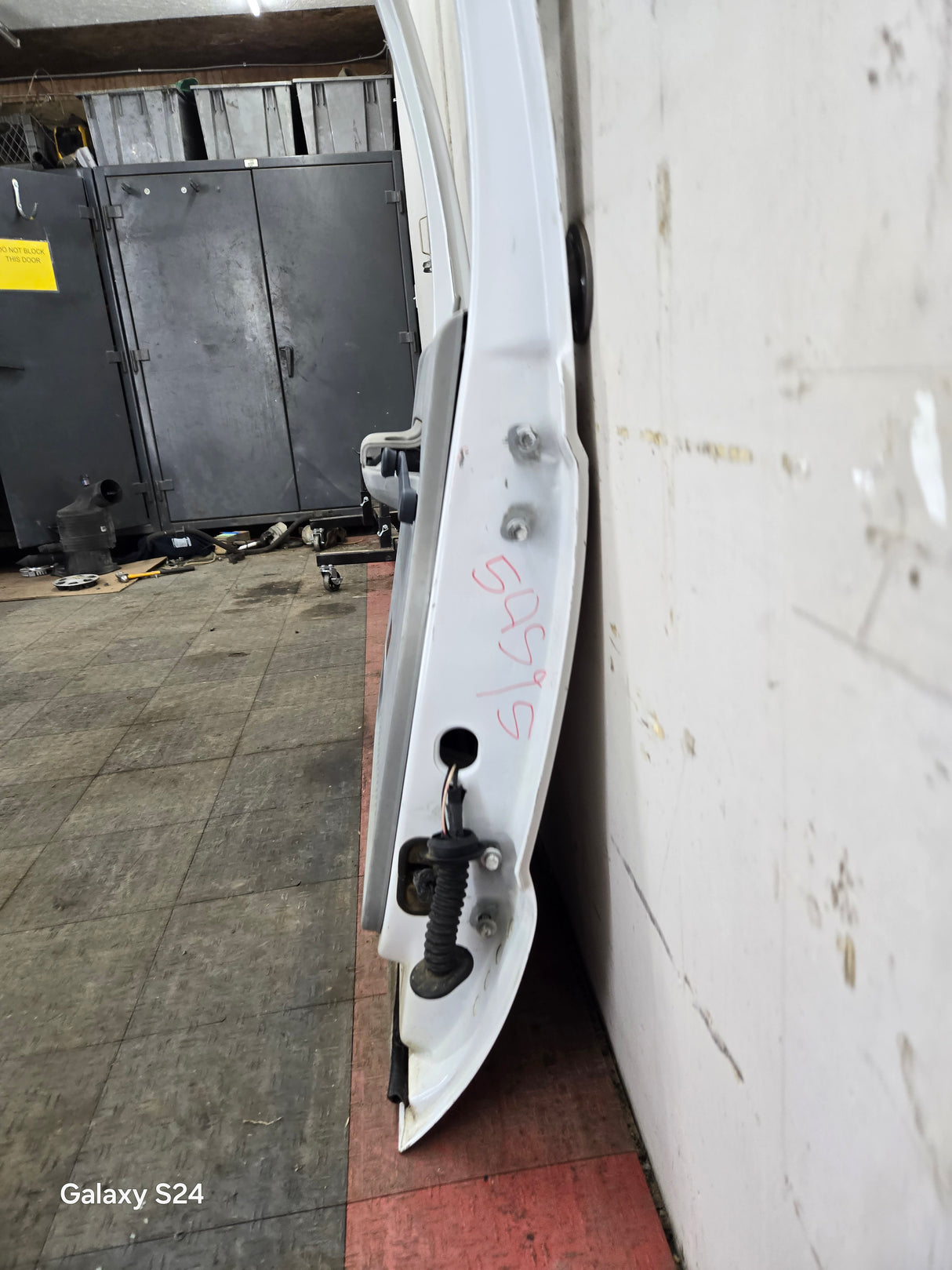 1999-2016 Ford Super Duty Driver Side Rear Door LH Crew Cab F250 F350 F450 F550