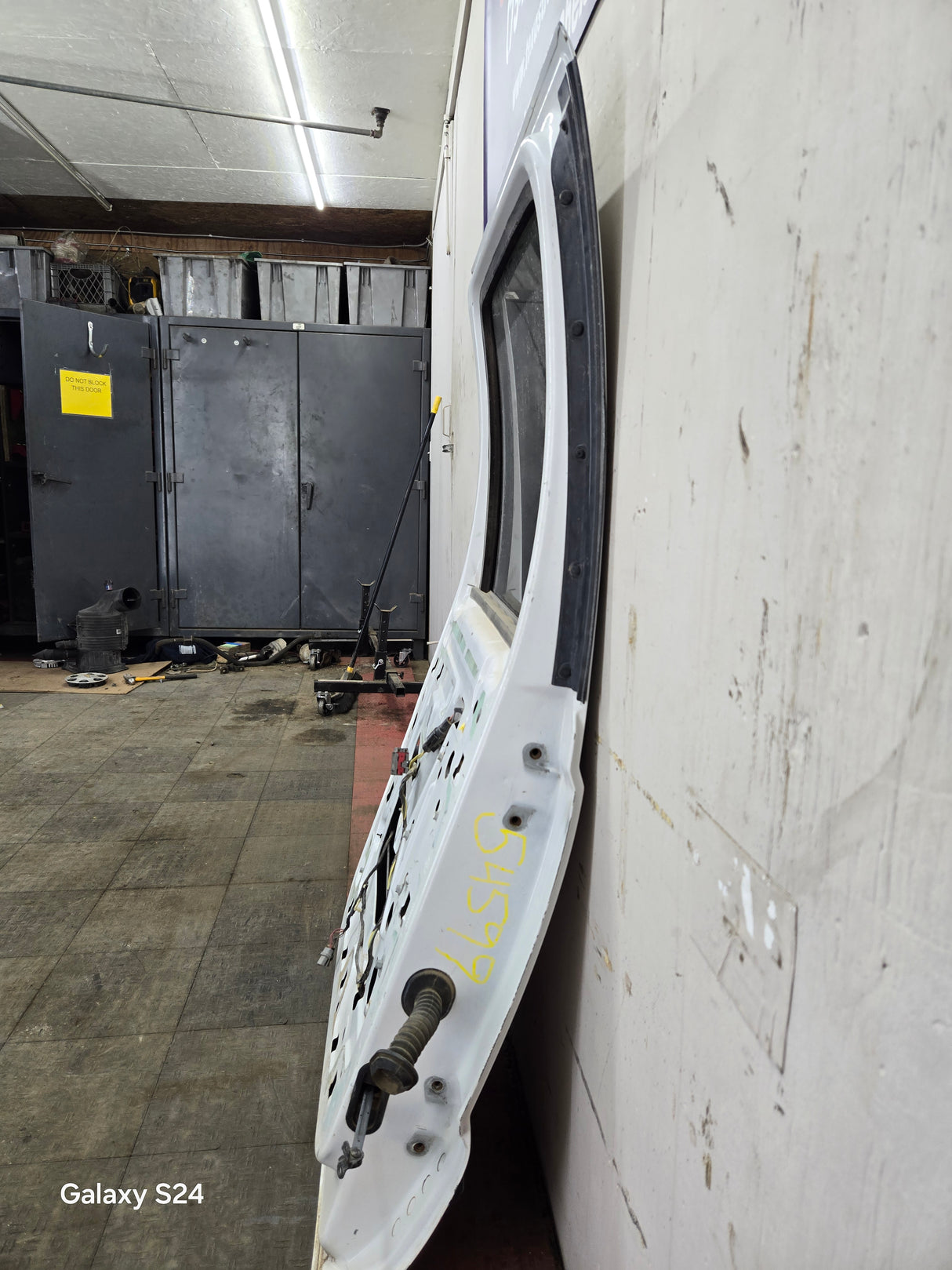 1999-2016 Ford Super Duty Driver Side Rear Door LH Crew Cab F250 F350 F450 F550