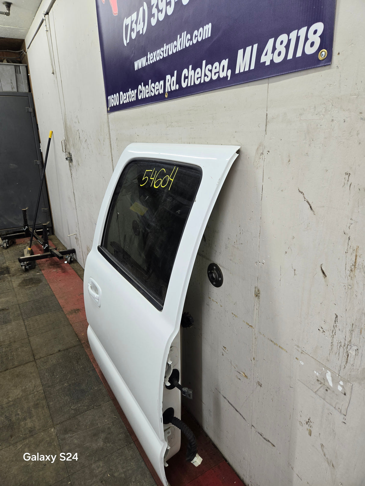 1999-2006 Chevrolet Silverado / GMC Sierra 1500 2500 3500 HD Rear Passenger side Crew Cab rear door RH