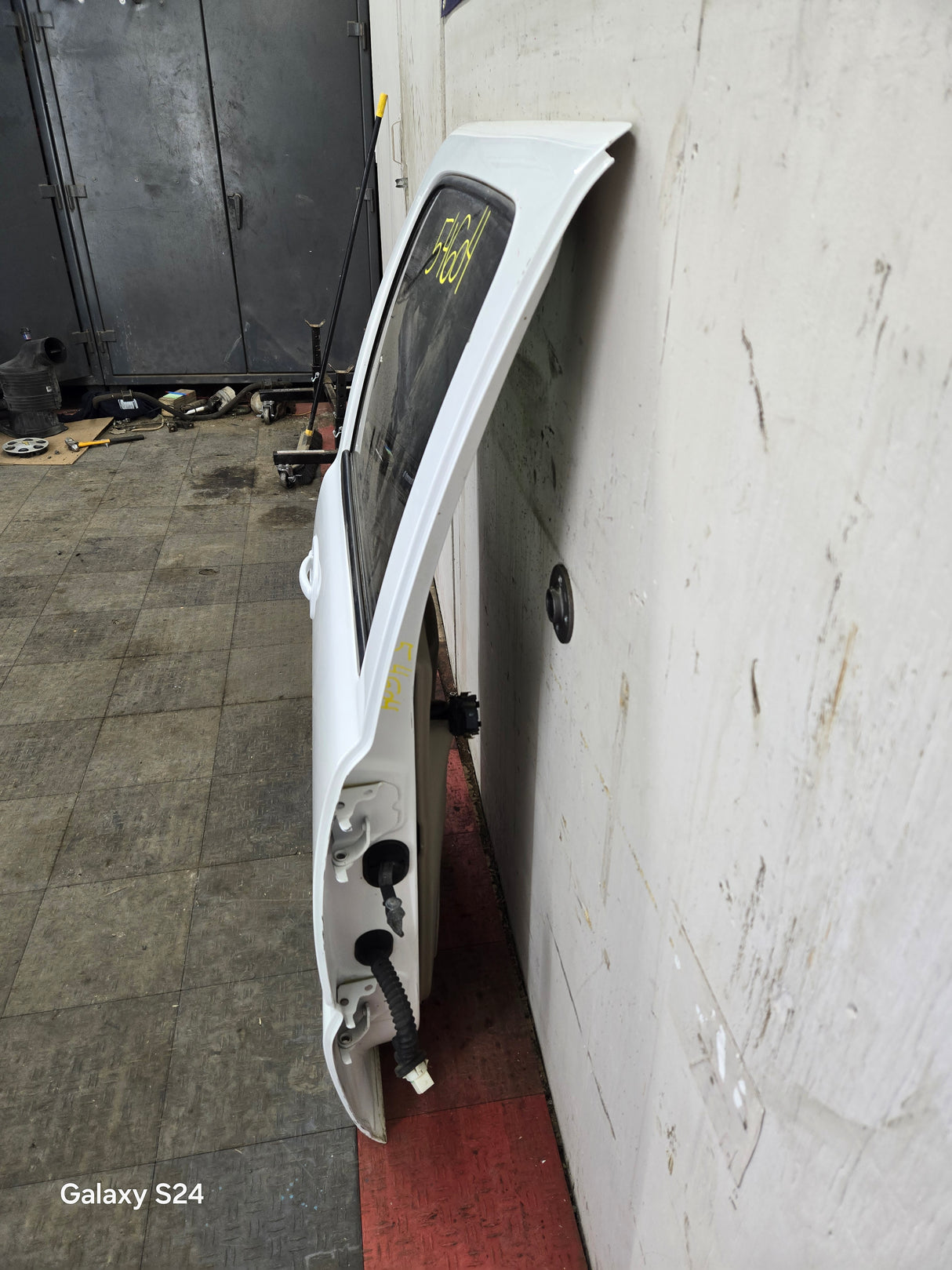 1999-2006 Chevrolet Silverado / GMC Sierra 1500 2500 3500 HD Rear Passenger side Crew Cab rear door RH