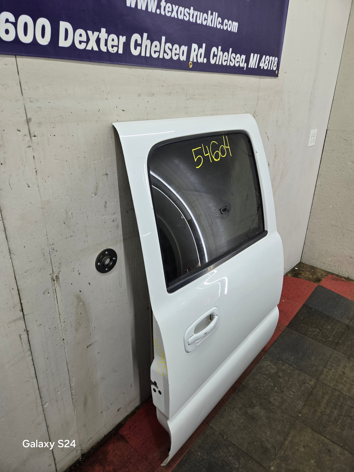 1999-2006 Chevrolet Silverado / GMC Sierra 1500 2500 3500 HD Rear Passenger side Crew Cab rear door RH