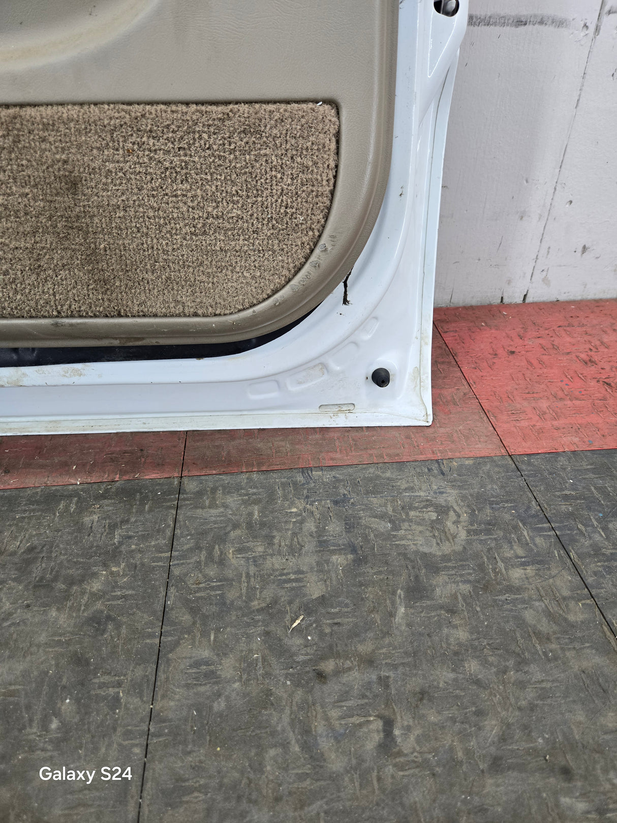 1999-2006 Chevrolet Silverado / GMC Sierra 1500 2500 3500 HD Rear Passenger side Crew Cab rear door RH