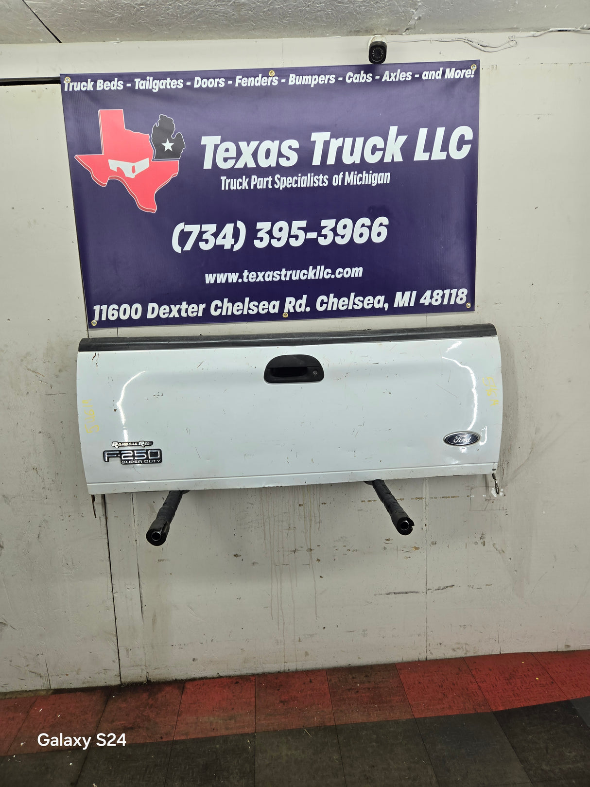 1997-2003 F150 / 1999-2007 Ford F250 F350 F450 F550 Super Duty Tailgate
