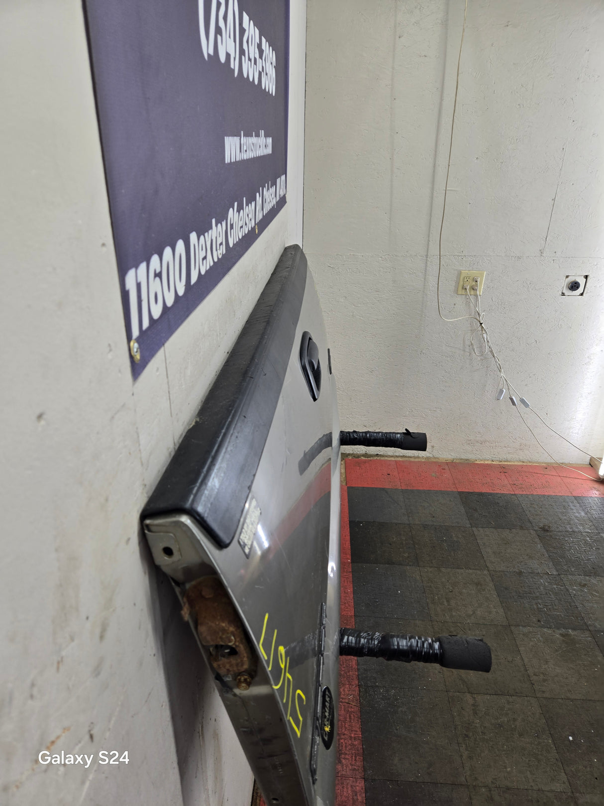 1999-2007 Chevrolet Silverado / GMC Sierra 1500 2500 3500 HD Tailgate