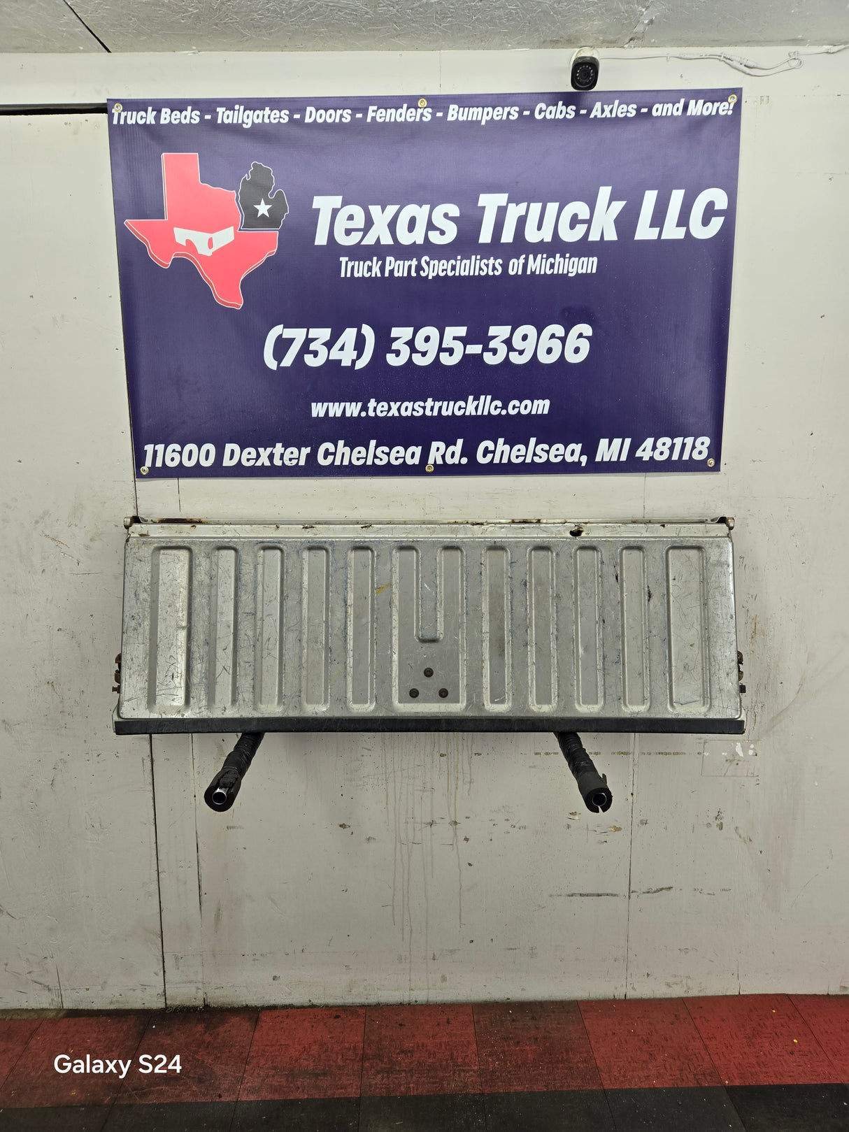 1999-2007 Chevrolet Silverado / GMC Sierra 1500 2500 3500 HD Tailgate