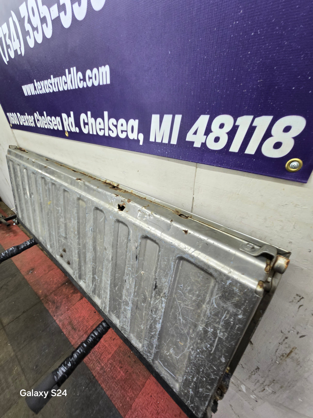 1999-2007 Chevrolet Silverado / GMC Sierra 1500 2500 3500 HD Tailgate